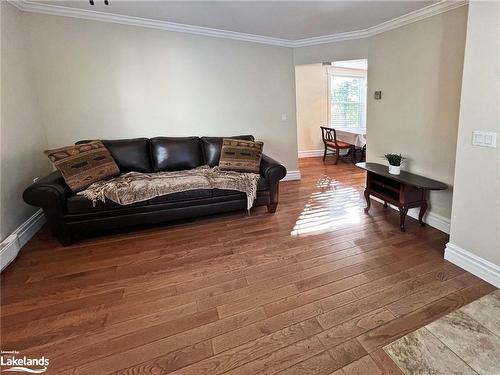 77 Isabella Street, Parry Sound, ON - Indoor Photo Showing Living Room