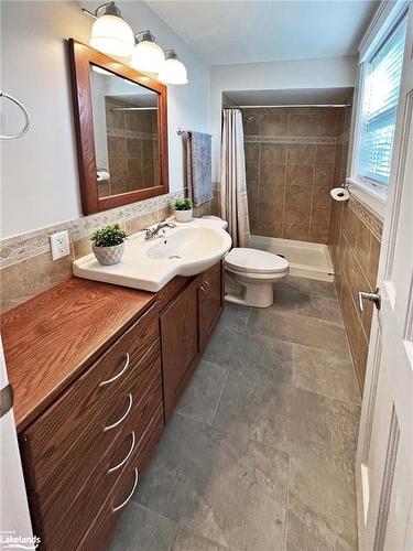 77 Isabella Street, Parry Sound, ON - Indoor Photo Showing Bathroom