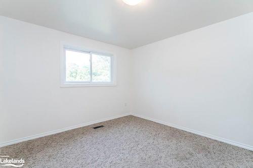 9 Beechcroft Circle, Barrie, ON - Indoor Photo Showing Other Room