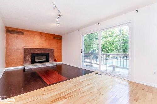 9 Beechcroft Circle, Barrie, ON - Indoor Photo Showing Living Room With Fireplace