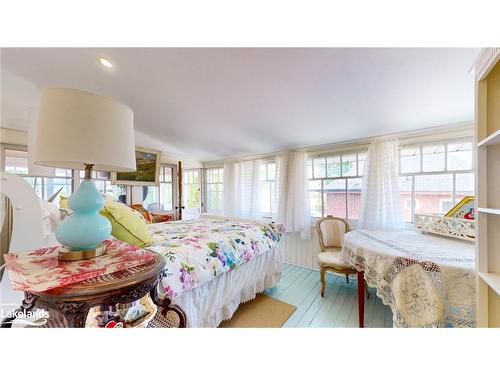 233 Queen Street, Midland, ON - Indoor Photo Showing Bedroom