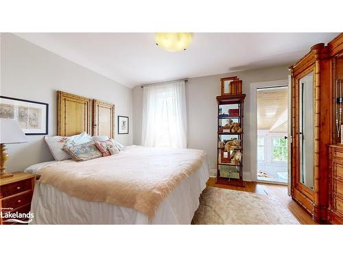 233 Queen Street, Midland, ON - Indoor Photo Showing Bedroom