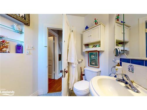 233 Queen Street, Midland, ON - Indoor Photo Showing Bathroom