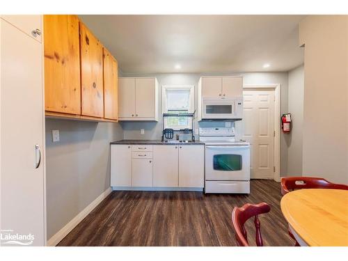 1037 Milford Bay Road, Muskoka Lakes, ON - Indoor Photo Showing Kitchen