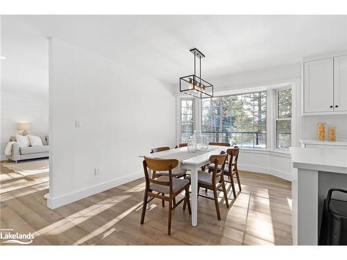 16 Clifford Street, Seguin, ON - Indoor Photo Showing Dining Room