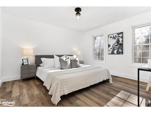 16 Clifford Street, Seguin, ON - Indoor Photo Showing Bedroom