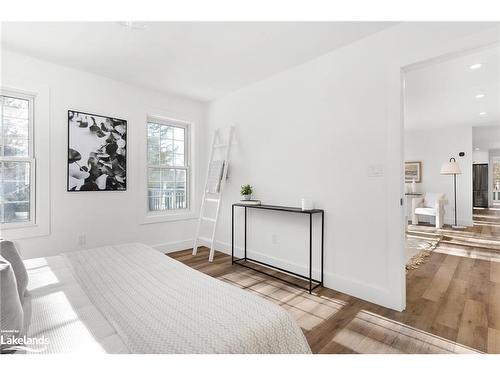 16 Clifford Street, Seguin, ON - Indoor Photo Showing Bedroom