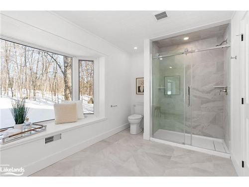 16 Clifford Street, Seguin, ON - Indoor Photo Showing Bathroom