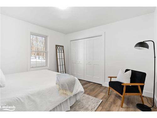 16 Clifford Street, Seguin, ON - Indoor Photo Showing Bedroom