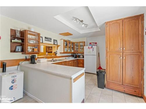 1037 Milford Bay Road, Muskoka Lakes, ON - Indoor Photo Showing Kitchen