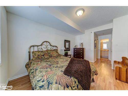 113-16 Westbury Road, Wasaga Beach, ON - Indoor Photo Showing Bedroom