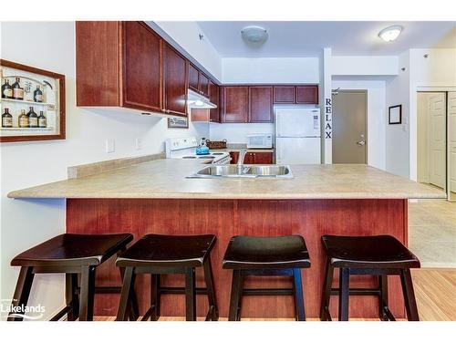 113-16 Westbury Road, Wasaga Beach, ON - Indoor Photo Showing Kitchen With Double Sink