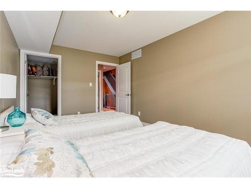 4-209707 26 Highway, The Blue Mountains, ON - Indoor Photo Showing Bedroom