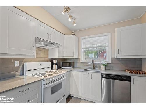 1658 Peninsula Point Road, Severn Twp, ON - Indoor Photo Showing Kitchen