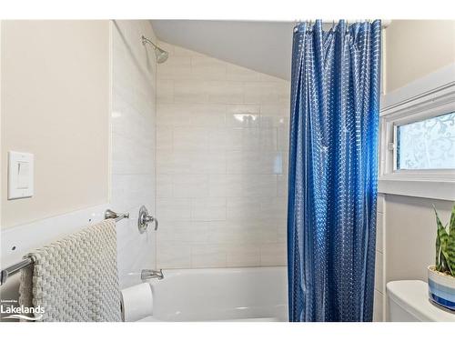 1658 Peninsula Point Road, Severn Twp, ON - Indoor Photo Showing Bathroom