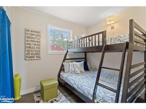 1658 Peninsula Point Road, Severn Twp, ON - Indoor Photo Showing Bedroom