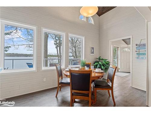 1658 Peninsula Point Road, Severn Twp, ON - Indoor Photo Showing Dining Room