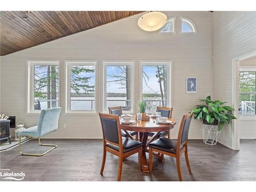 1658 Peninsula Point Road, Severn Twp, ON - Indoor Photo Showing Dining Room