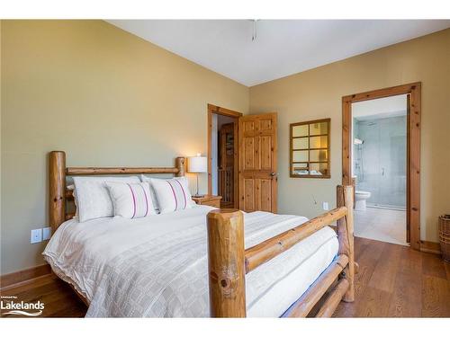 106 Manitou Court, The Blue Mountains, ON - Indoor Photo Showing Bedroom