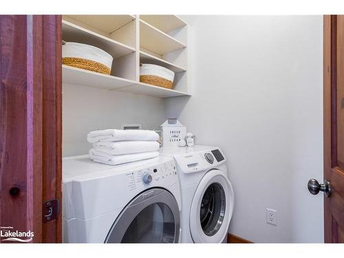 106 Manitou Court, The Blue Mountains, ON - Indoor Photo Showing Laundry Room