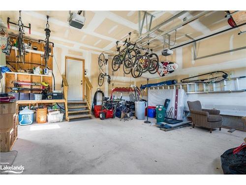 106 Manitou Court, The Blue Mountains, ON - Indoor Photo Showing Garage