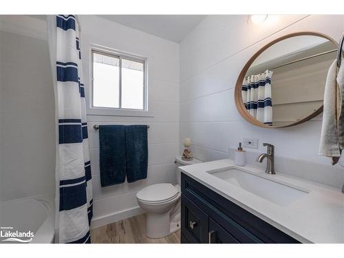 215 Margaret Street, Midland, ON - Indoor Photo Showing Bathroom