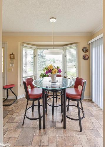 101-10 Museum Drive, Orillia, ON - Indoor Photo Showing Dining Room