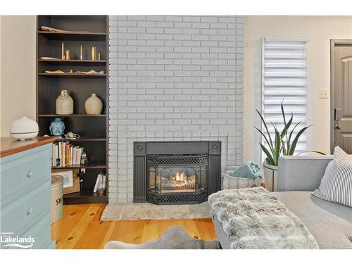 394 Fourth Street W, Collingwood, ON - Indoor Photo Showing Living Room With Fireplace