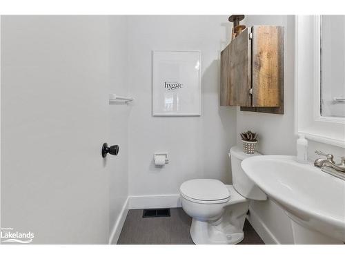 394 Fourth Street W, Collingwood, ON - Indoor Photo Showing Bathroom