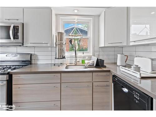 394 Fourth Street W, Collingwood, ON - Indoor Photo Showing Kitchen