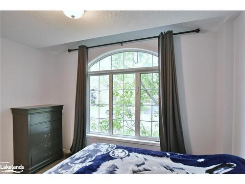 22 Silversands Crescent, Wasaga Beach, ON - Indoor Photo Showing Bedroom