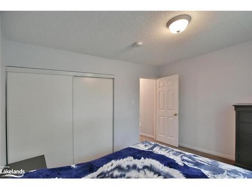 22 Silversands Crescent, Wasaga Beach, ON - Indoor Photo Showing Bedroom