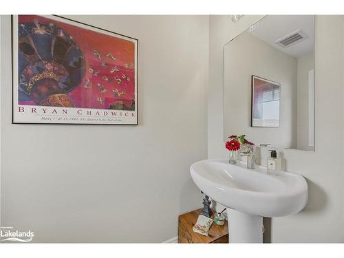 37 Archer Avenue, Collingwood, ON - Indoor Photo Showing Bathroom