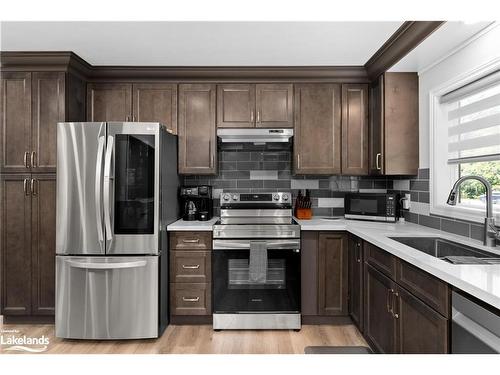 1190 Winhara Road, Gravenhurst, ON - Indoor Photo Showing Kitchen