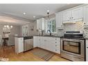 15 Maple Heights Drive, Huntsville, ON  - Indoor Photo Showing Kitchen With Upgraded Kitchen 