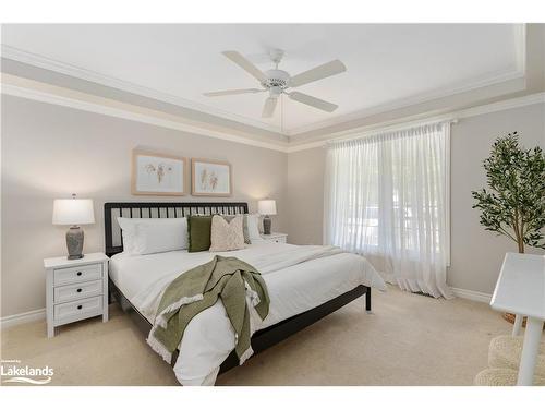 15 Maple Heights Drive, Huntsville, ON - Indoor Photo Showing Bedroom