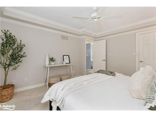 15 Maple Heights Drive, Huntsville, ON - Indoor Photo Showing Bedroom