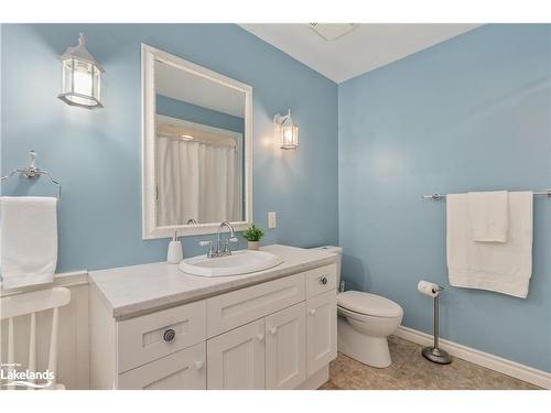 15 Maple Heights Drive, Huntsville, ON - Indoor Photo Showing Bathroom