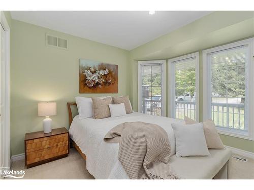 15 Maple Heights Drive, Huntsville, ON - Indoor Photo Showing Bedroom