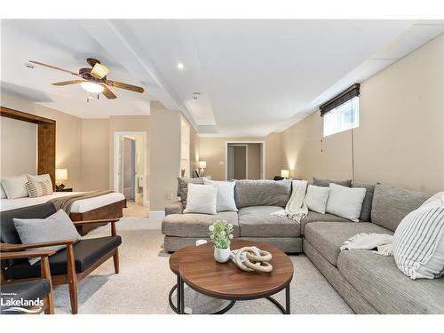 15 Maple Heights Drive, Huntsville, ON - Indoor Photo Showing Living Room