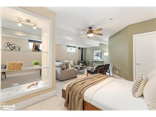 15 Maple Heights Drive, Huntsville, ON - Indoor Photo Showing Bedroom