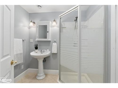 15 Maple Heights Drive, Huntsville, ON - Indoor Photo Showing Bathroom