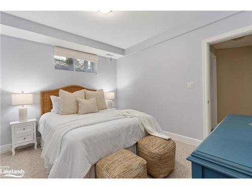 15 Maple Heights Drive, Huntsville, ON - Indoor Photo Showing Bedroom