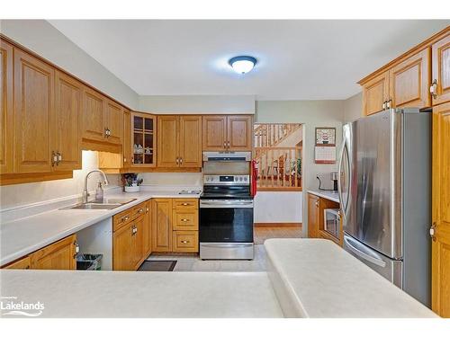 6580 Line 2 North, Midland, ON - Indoor Photo Showing Kitchen With Double Sink