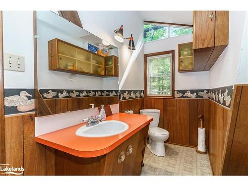 1363 West Oxbow Lake Road, Dwight, ON - Indoor Photo Showing Bathroom