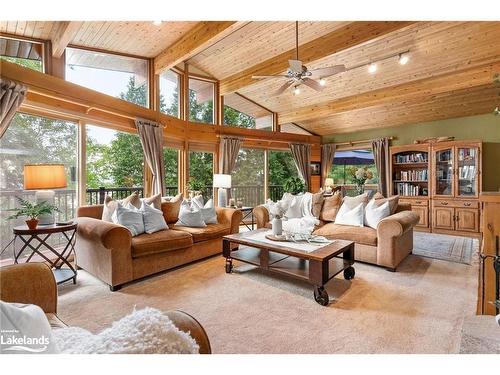 4467 & 4475 Kawagama Lake Road, Dorset, ON - Indoor Photo Showing Living Room