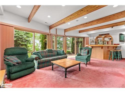 4467 & 4475 Kawagama Lake Road, Dorset, ON - Indoor Photo Showing Living Room