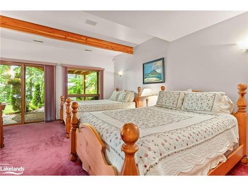 4467 & 4475 Kawagama Lake Road, Dorset, ON - Indoor Photo Showing Bedroom