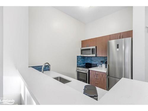 142-170 Jozo Weider Boulevard, Town Of Blue Mountains, ON - Indoor Photo Showing Kitchen With Double Sink