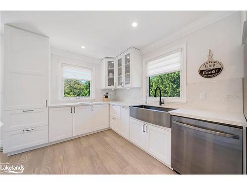 61 William St E, Caledon, ON - Indoor Photo Showing Kitchen